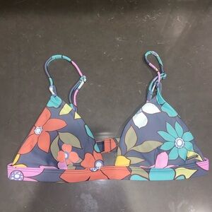 Women’s O’neill bikini set, size small brand new with tags, never worn